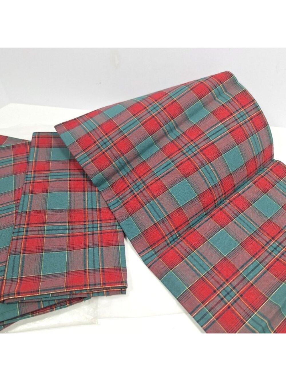 Longaberger Evergreen Plaid 4 Napkins 36" Square Tablecloth Set Open Package - Picture 15 of 16